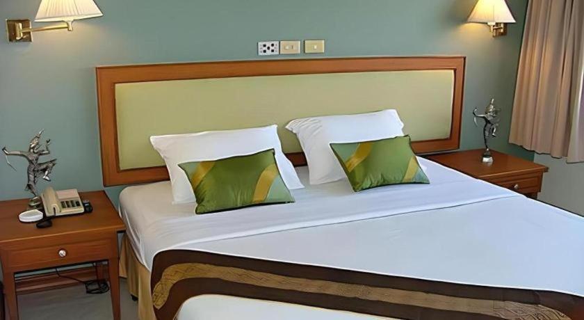 The Park Hotel Pattaya Exterior foto